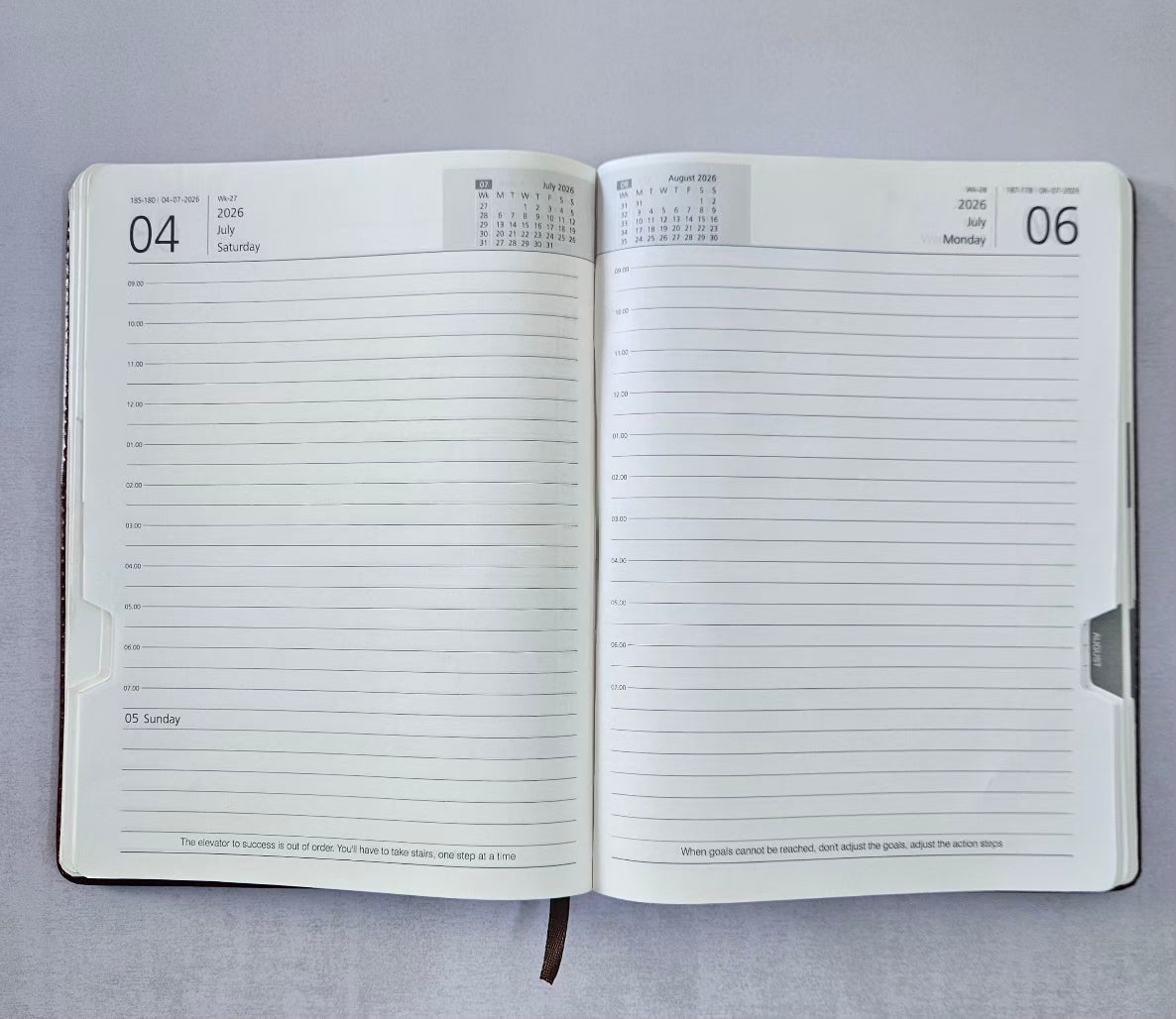 Executive foam Diary 2026 B5 Heritage with monthcut